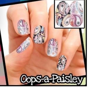 Color Street in Oops-A-Paisley